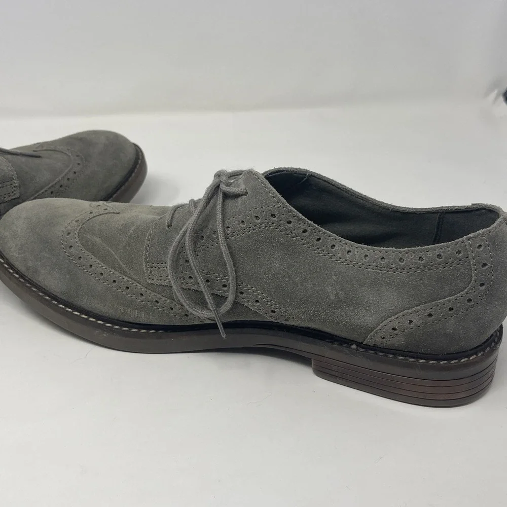 Clarks preowned good